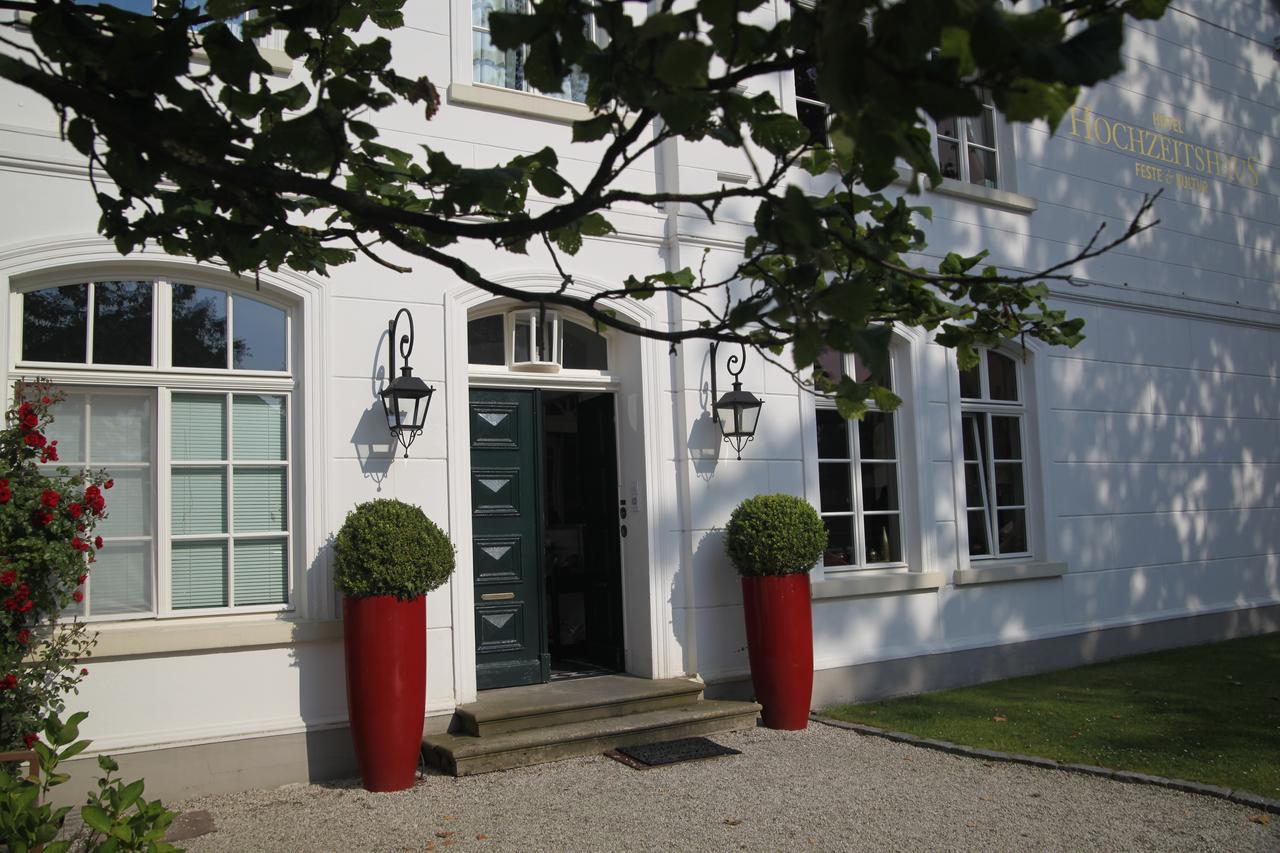Hotel Hochzeitshaus Aurich Exterior photo